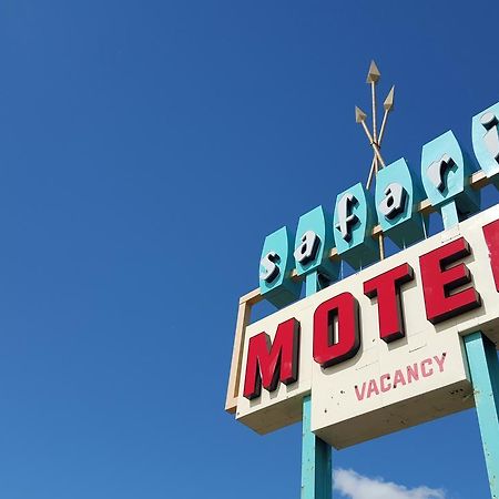 Safari Inn Motel Swift Current Exterior photo