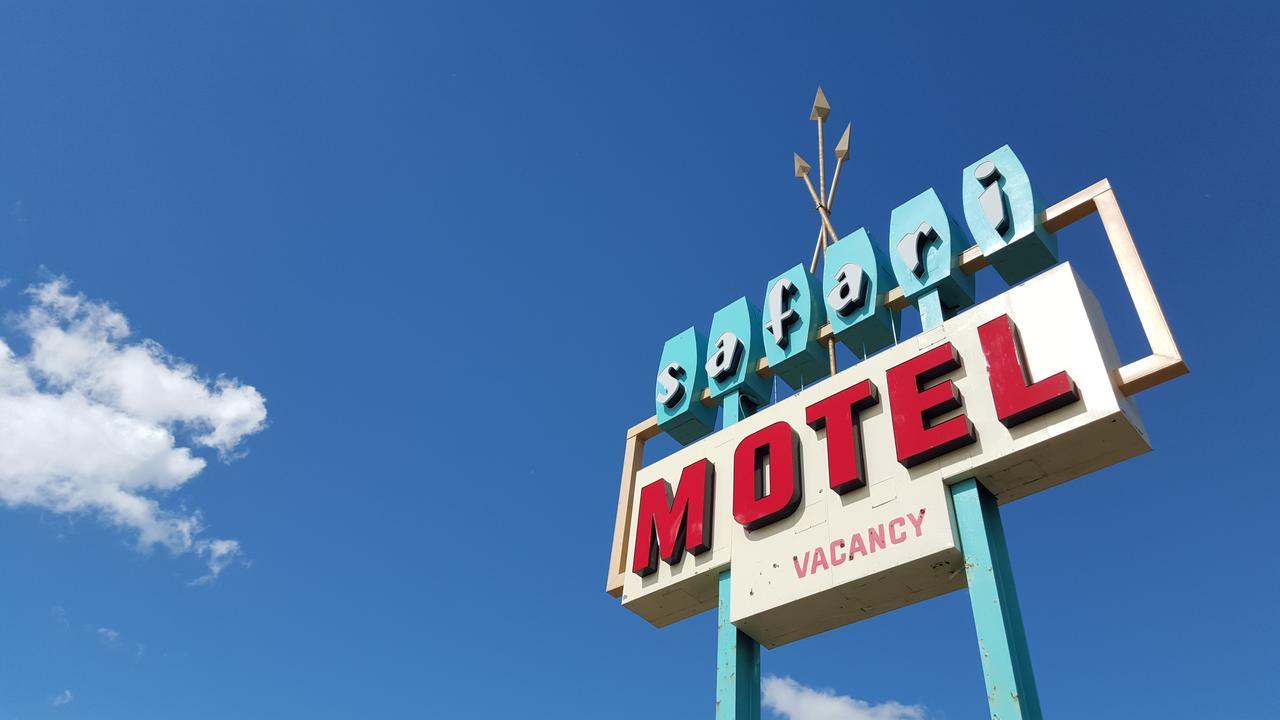 Safari Inn Motel Swift Current Exterior photo